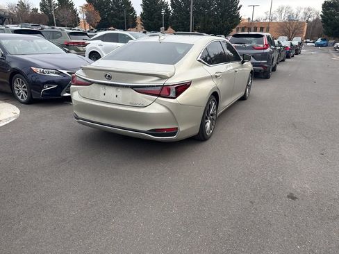Certified 2025 Lexus ES 300h w/ Luxury Package image 4