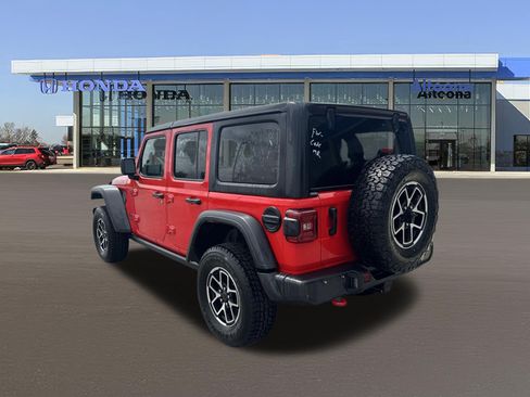 Used 2024 Jeep Wrangler Unlimited Rubicon AWD/4WD image 3