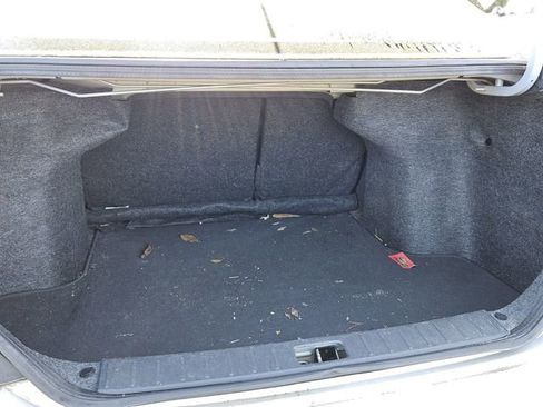 Used 2019 Nissan Versa SV image 6