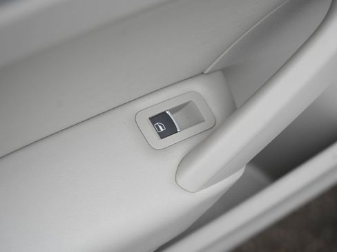 Used 2012 Volkswagen Passat 2.5 SE image 28