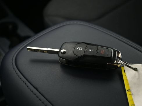 Used 2025 Ford Maverick XL w/ Equipment Group 102A AWD/4WD image 25