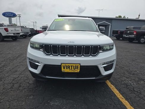 Used 2022 Jeep Grand Cherokee Limited w/ Trailer Tow Prep Group (B) AWD/4WD image 2