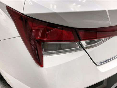 Used 2024 Hyundai Elantra SEL image 29