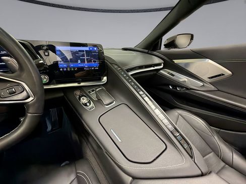 Used 2022 Chevrolet Corvette Stingray Preferred Conv w/ Z51 Performance Package RWD image 18