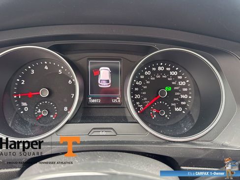 Used 2020 Volkswagen Tiguan SE w/ Panoramic Sunroof Package image 15