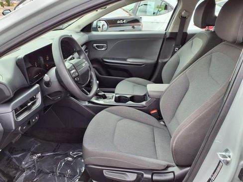 Used 2025 Kia K4 FWD image 14