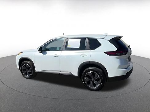 Used 2025 Nissan Rogue SV FWD image 10