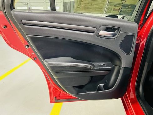 Used 2016 Chrysler 300 S image 25
