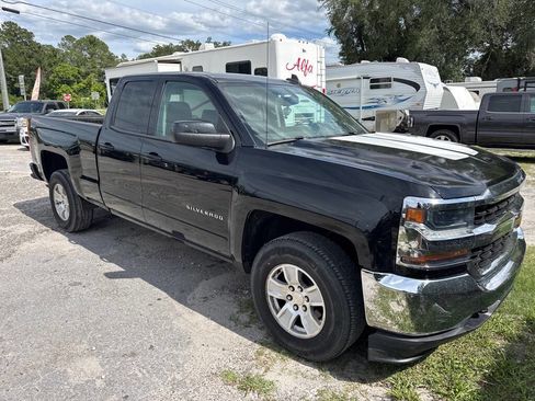 Used 2019 Chevrolet Silverado 1500 LT AWD/4WD image 3