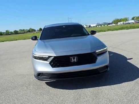 Used 2024 Honda Accord Sport image 2