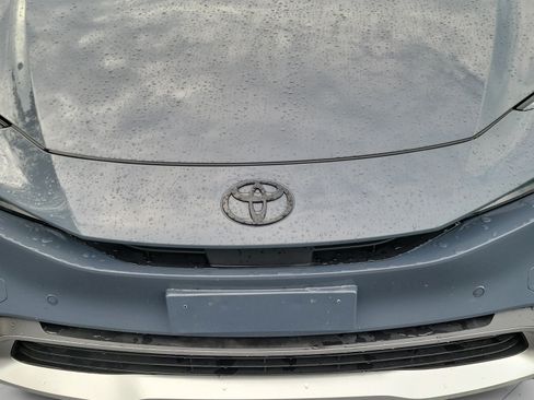 Used 2026 Toyota Prius Plug-In Hybrid FWD image 11