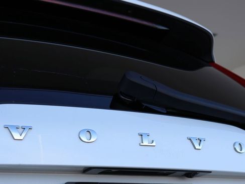 Used 2021 Volvo XC90 T6 Momentum image 30