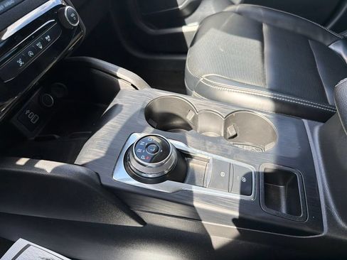 Used 2025 Ford Escape Platinum AWD/4WD image 22