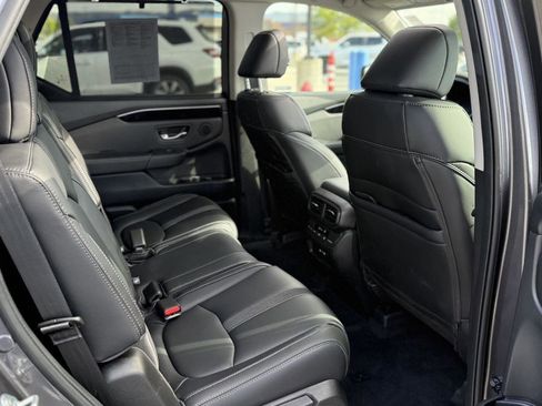 Certified 2025 Honda Pilot Touring image 35