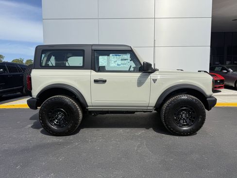 New 2026 Ford Bronco 2-Door w/ Sasquatch Package AWD/4WD image 3