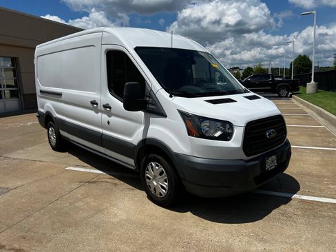 Used 2018 Ford Transit 250 148 Medium Roof RWD image 3