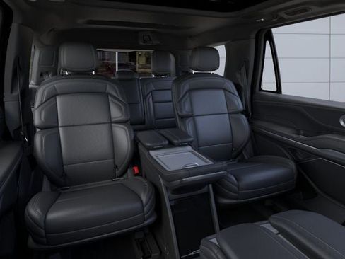 New 2025 Lincoln Navigator Reserve w/ Jet Appearance Package AWD/4WD image 11