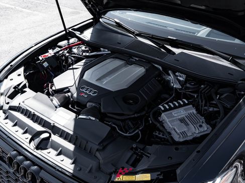 Used 2021 Audi RS 6 w/ Carbon Optic Package image 38