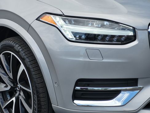 Certified 2023 Volvo XC90 B6 Plus AWD/4WD image 5