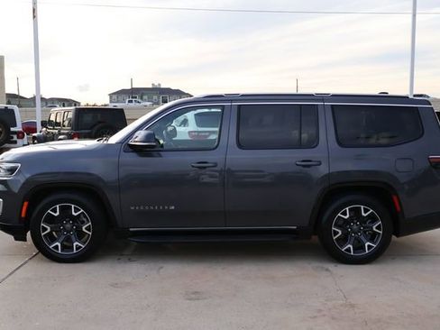 Used 2024 Jeep Wagoneer Series III image 4