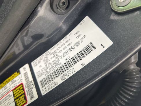 Used 2020 Toyota Tundra SR5 w/ SR5 Convenience Package AWD/4WD image 27