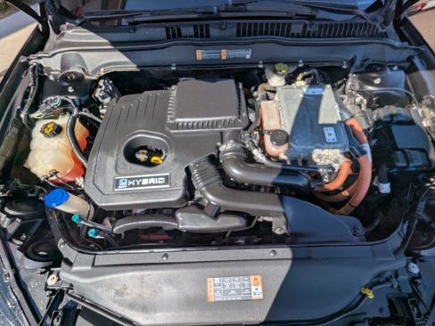Used 2017 Ford Fusion SE FWD image 30