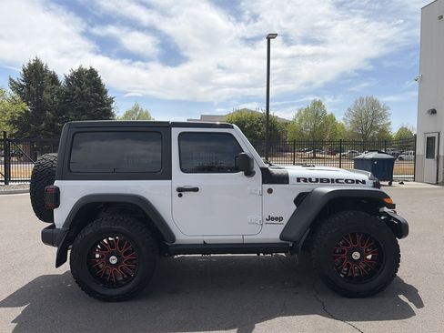 Used 2024 Jeep Wrangler Rubicon w/ Technology Group image 4