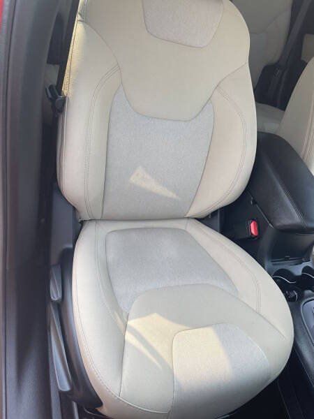 Used 2016 Jeep Cherokee Sport AWD/4WD image 8