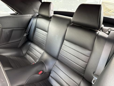 Used 2014 Ford Mustang GT Premium w/ Comfort Package RWD image 23