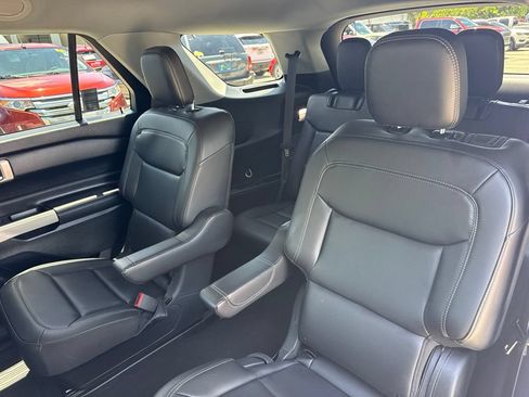 Used 2023 Ford Explorer XLT w/ Equipment Group 202A RWD image 11