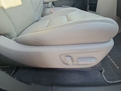 Used 2020 Toyota Sienna XLE image 23