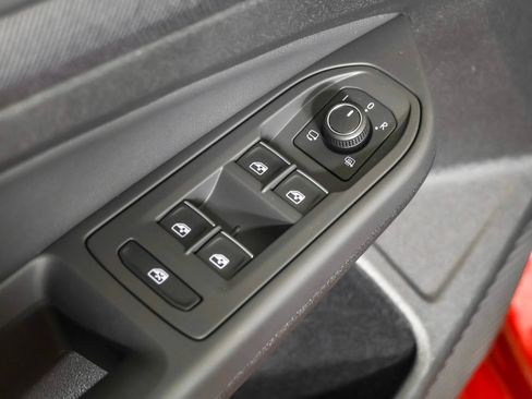 New 2026 Volkswagen GTI SE FWD image 34