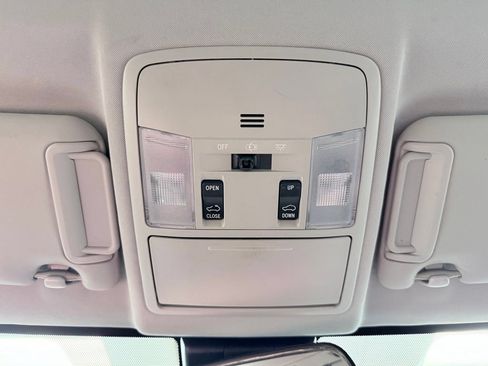 Used 2018 Toyota RAV4 XLE FWD image 47