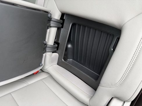 Used 2022 Chevrolet Silverado 1500 LTZ w/ Technology Package image 35