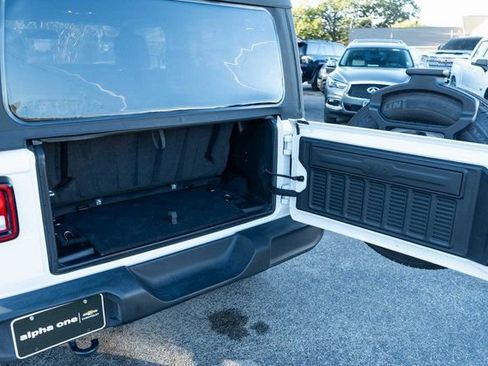 Used 2023 Jeep Wrangler Sport S image 8