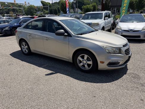 Used 2016 Chevrolet Cruze LT FWD image 6