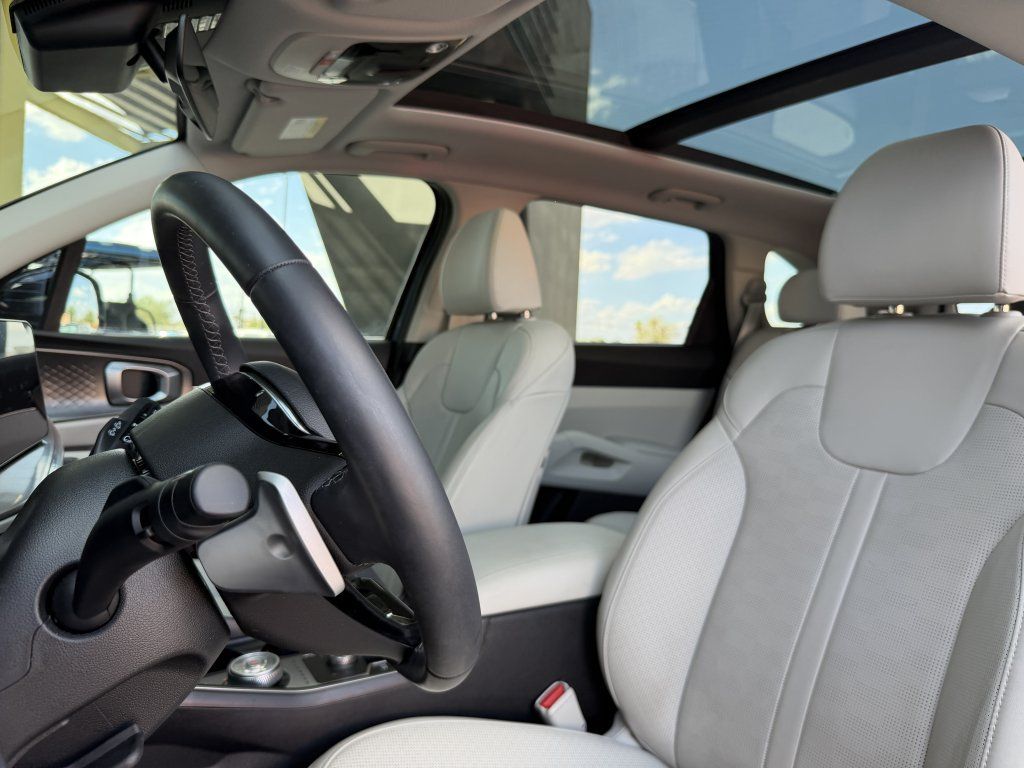 Used 2025 Kia Sorento EX w/ EX Panoramic Sunroof Package AWD/4WD image 32