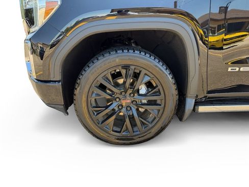 Used 2021 GMC Sierra 1500 Denali w/ Denali Ultimate Package AWD/4WD image 9