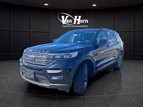 Used 2022 Ford Explorer XLT w/ Equipment Group 202A AWD/4WD image 7
