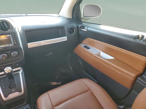 Used 2016 Jeep Compass High Altitude image 15