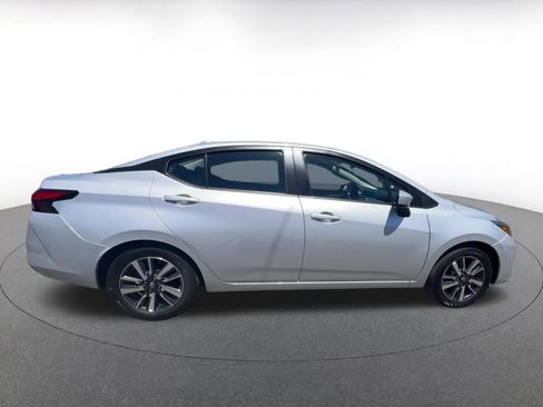 Used 2025 Nissan Versa SV FWD image 16