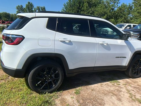 New 2025 Jeep Compass Latitude w/ Altitude Special Edition image 8