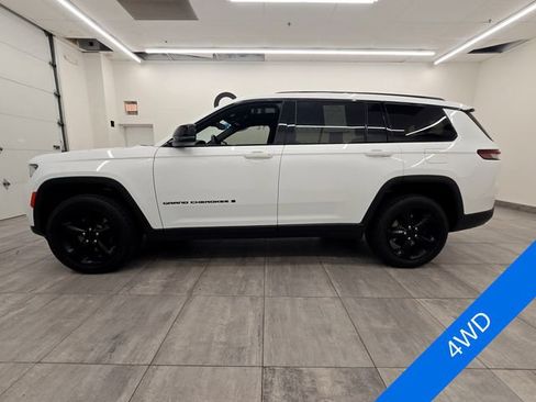 Used 2022 Jeep Grand Cherokee L Laredo AWD/4WD image 2