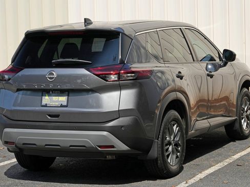 Used 2022 Nissan Rogue S FWD image 42