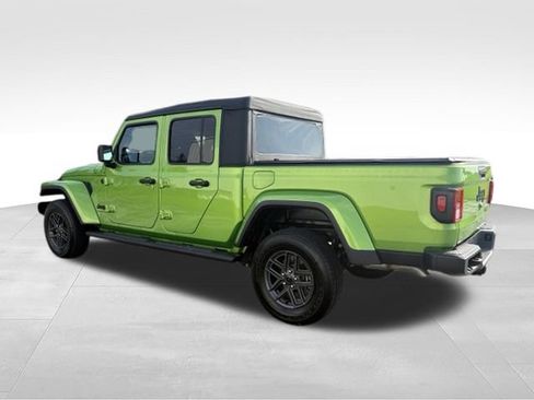 Used 2025 Jeep Gladiator Sport AWD/4WD image 2