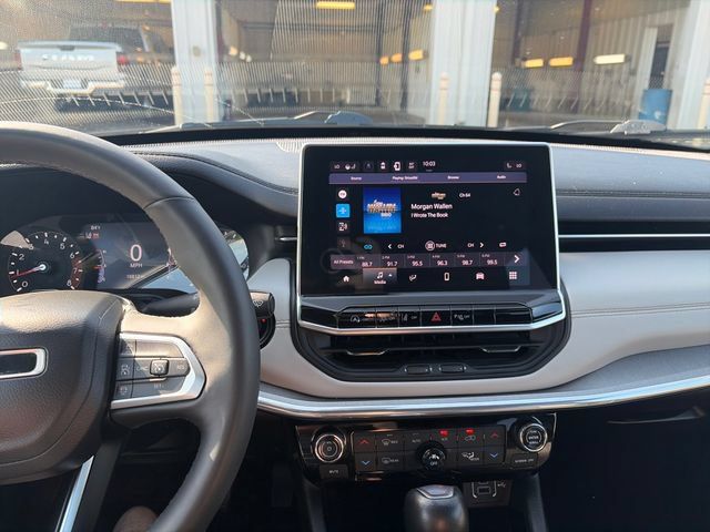 Used 2023 Jeep Compass Limited AWD/4WD image 17