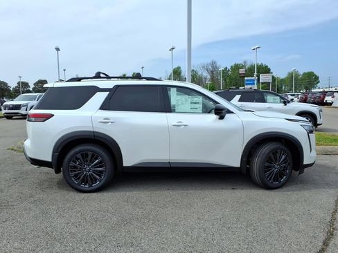 New 2026 Nissan Pathfinder SL AWD/4WD image 2