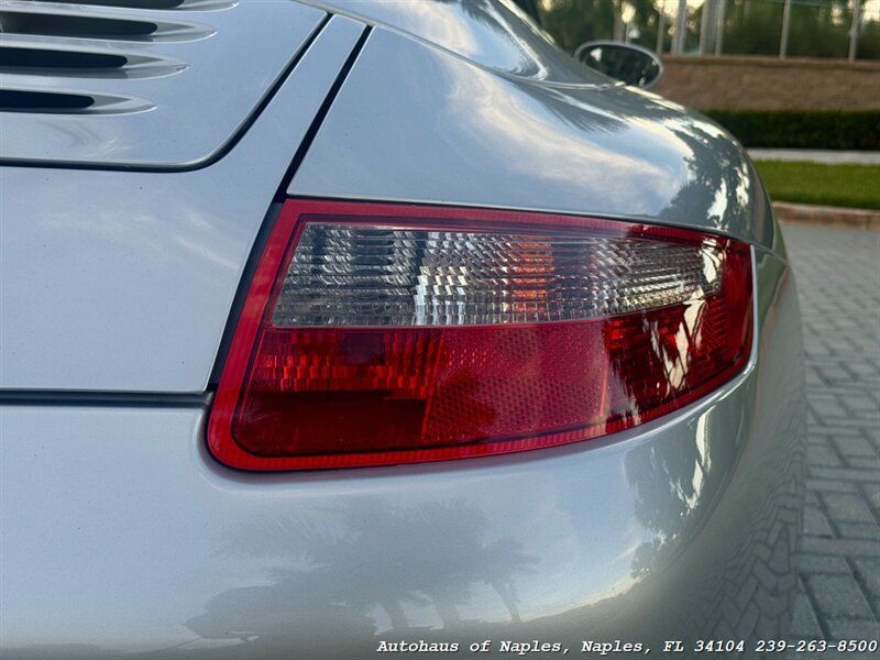 Used 2005 Porsche 911 Carrera RWD image 15
