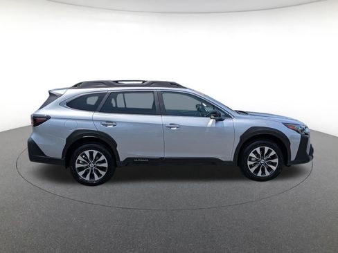 Used 2025 Subaru Outback Limited AWD/4WD image 8