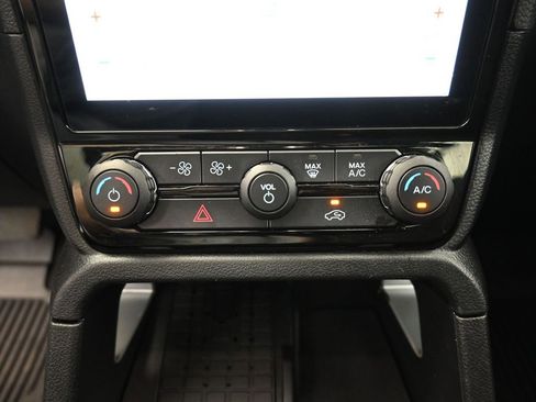 Used 2024 Ford Ranger Lariat w/ FX4 Off-Road Package image 9